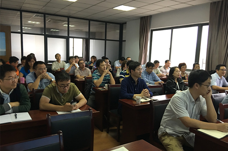 文科教师听报告