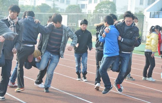 心理运动会项目二“编花篮”