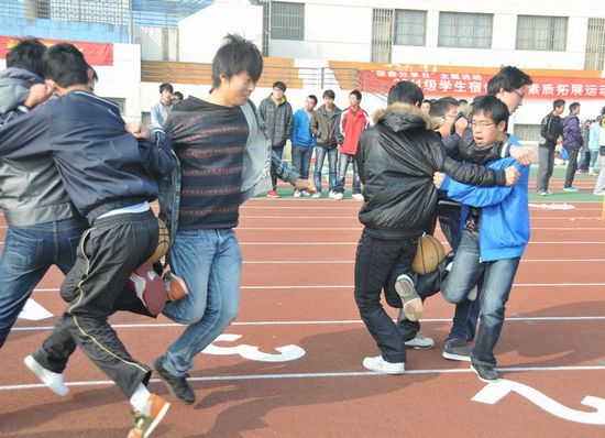 心理运动会项目二“编花篮”